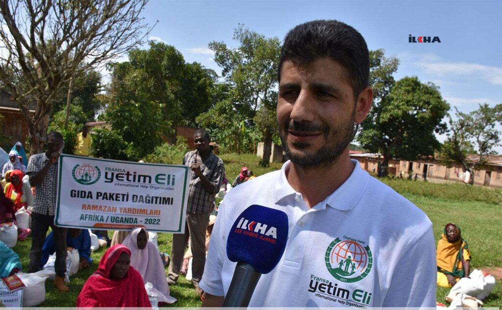 Fransa Yetim Eli Uganda’da yüzlerce aileye gıda yardımında bulundu